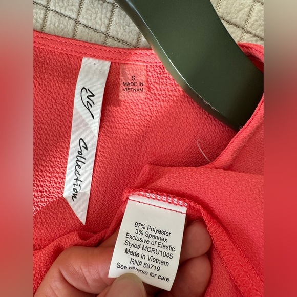 🛍️ NY collection V -Neck with chain and high low blouse. Excellent condition. - Picture 6 of 6